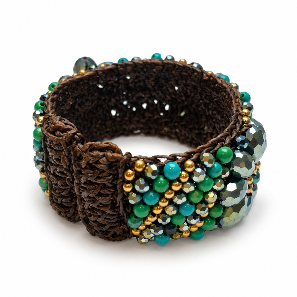 Handmade Woven Bracelet With Beaded Detailing (Green)